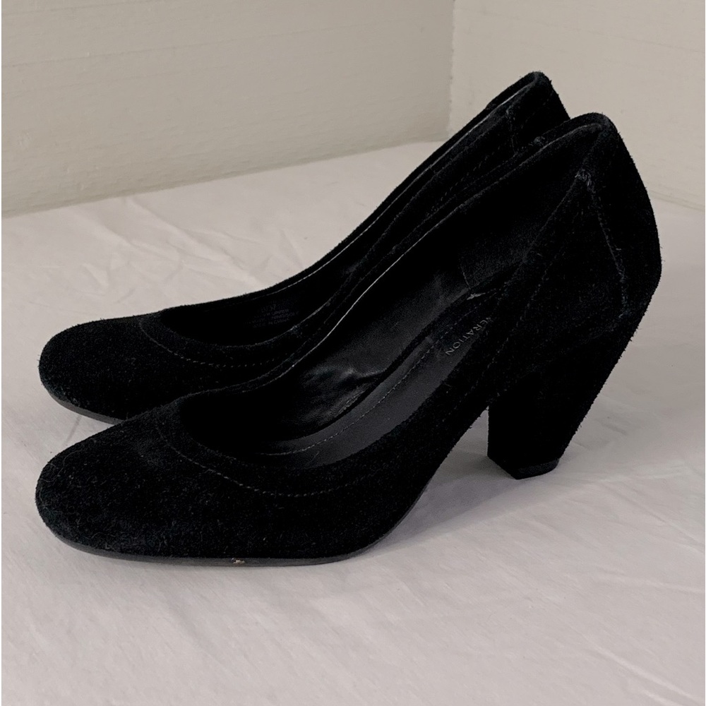 BCB Generation 3” Leather Heel Shoes.  Size 7.  Color Black.